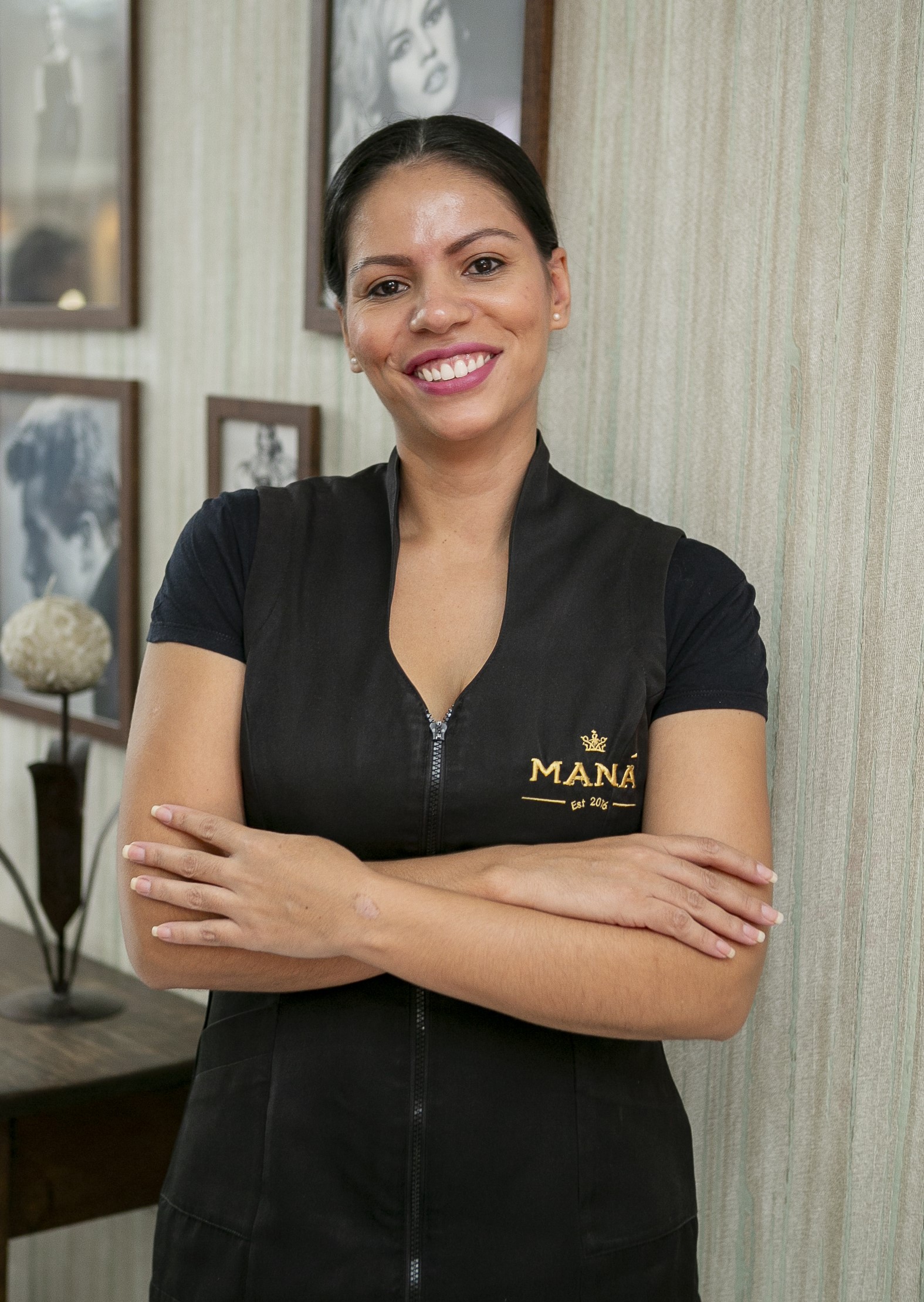Leide (designer de unhas e manicure)