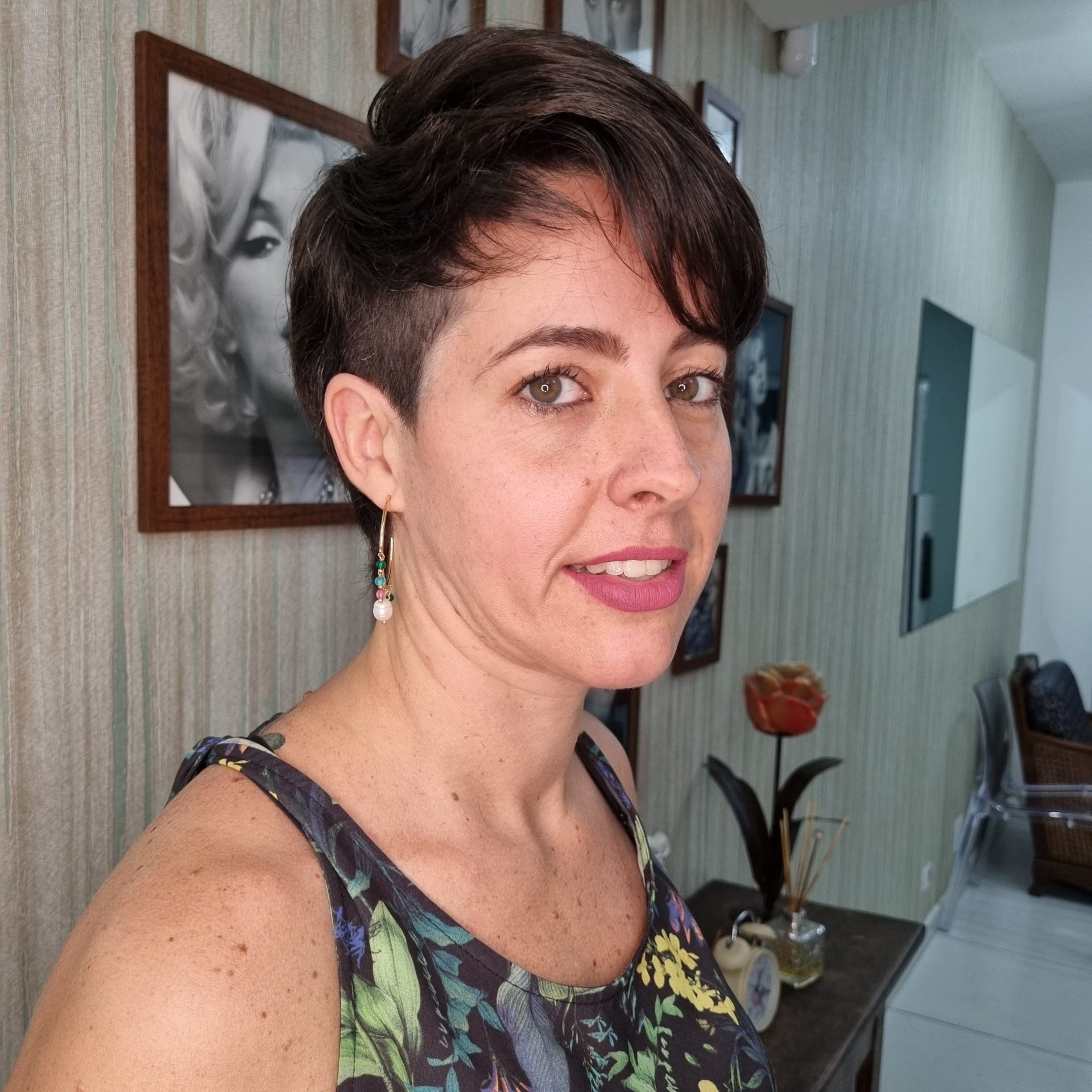 Pixie cut